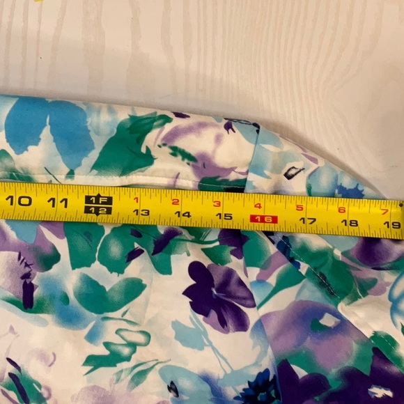 Drapers & Damons 3/4 sleeve floral jacket. Perfect for the summer. Lightweight. - Picture 4 of 7